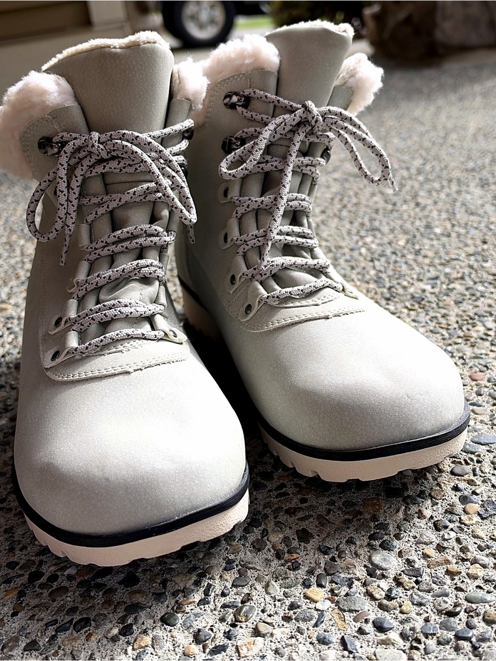 JBU Yellowstone Fall Winter Boots Womens 11M Gray Faux Fur Lined Water Resistant